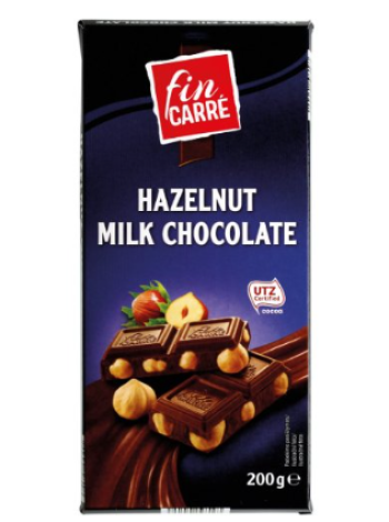 Молочный шоколад с целым лесным орехом Fin Carre 200г