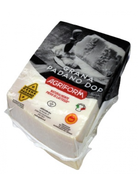 Твердый сыр Agriforma Grana Padano Italia 1000г